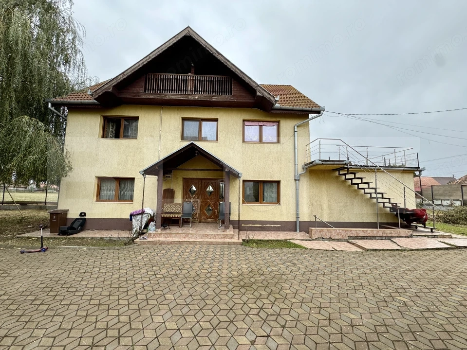 Vand casa individuala 170 mp utili si teren 800 mp - Mureseni