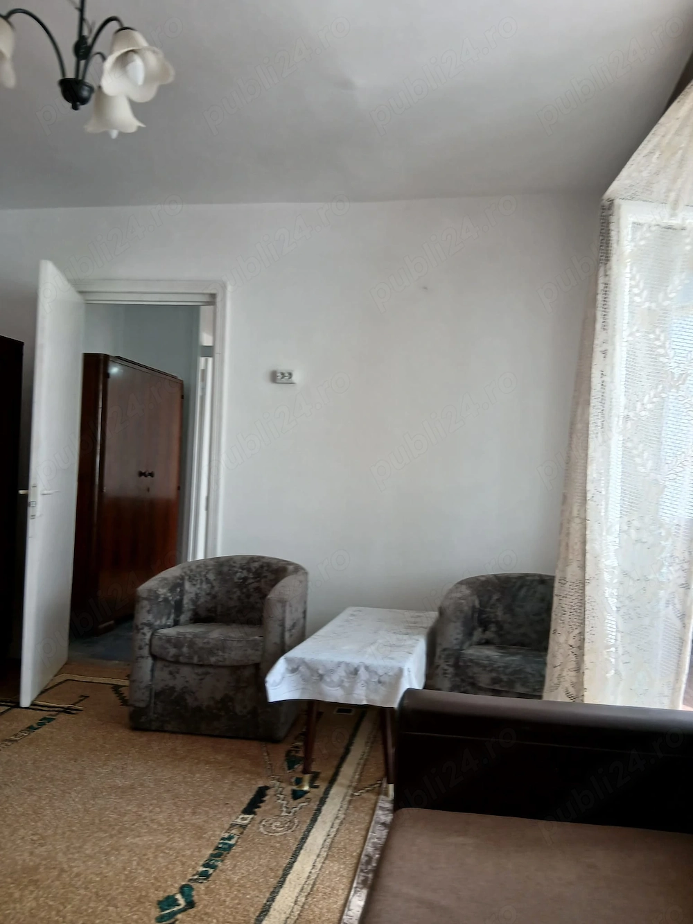 Apartament 2 camere semidecomandat de inchiriat