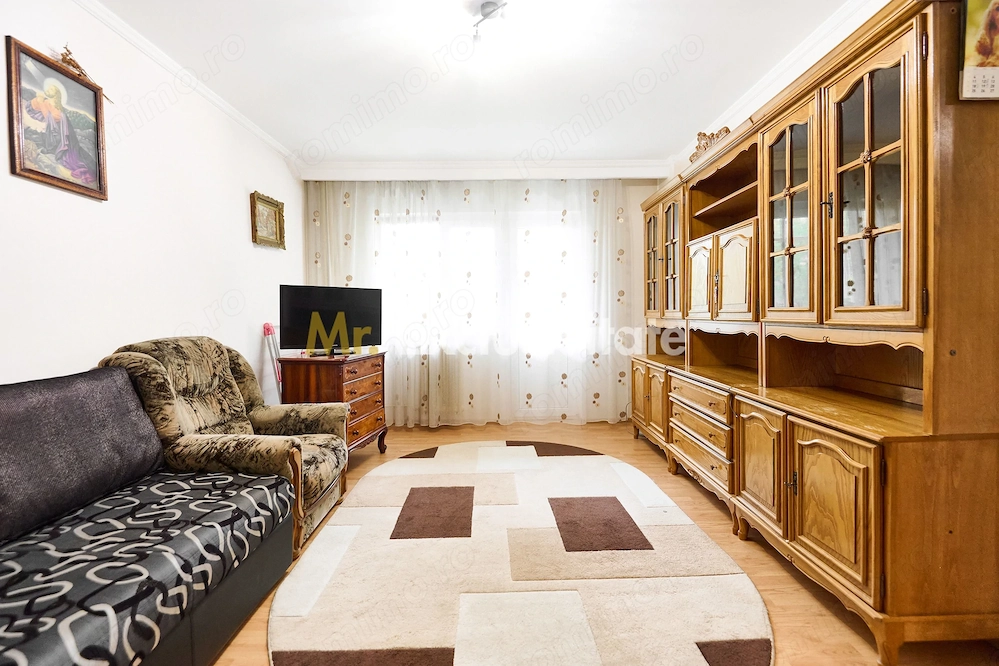 Apartament decomandat  4 camere -  etaj intermediar - Cartier Nord
