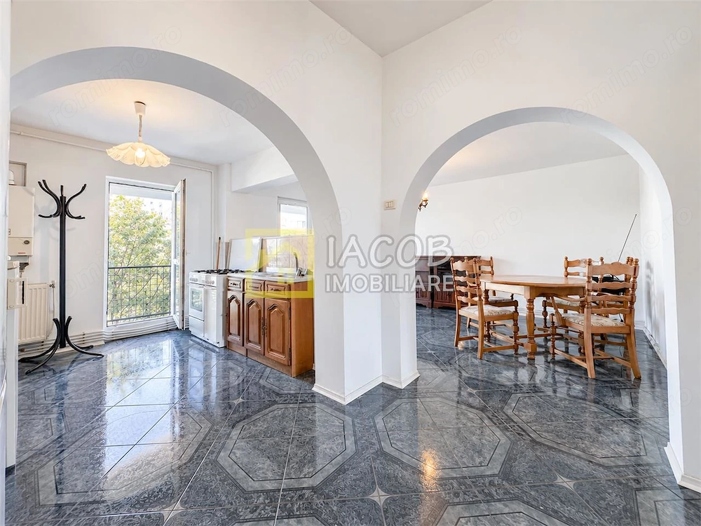 De inchiriat | Apartament de 75 mp utili in zona centrala a Bacaului