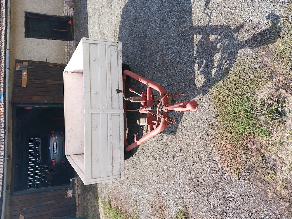 Vînd remorcă masivă 750kg