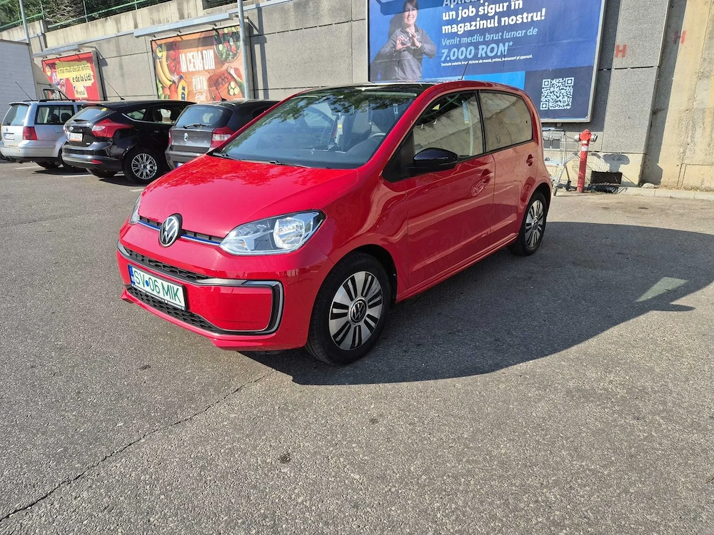 VOLKSWAGEN Up