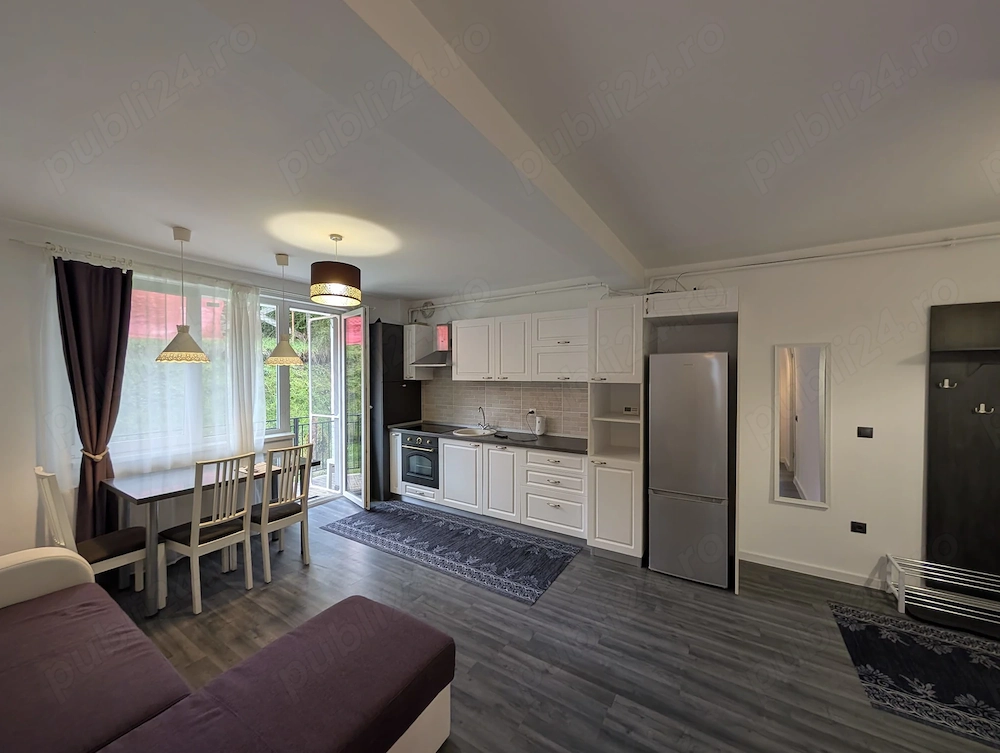 Apartament 3 camere, gradina, parcare, zona Teilor