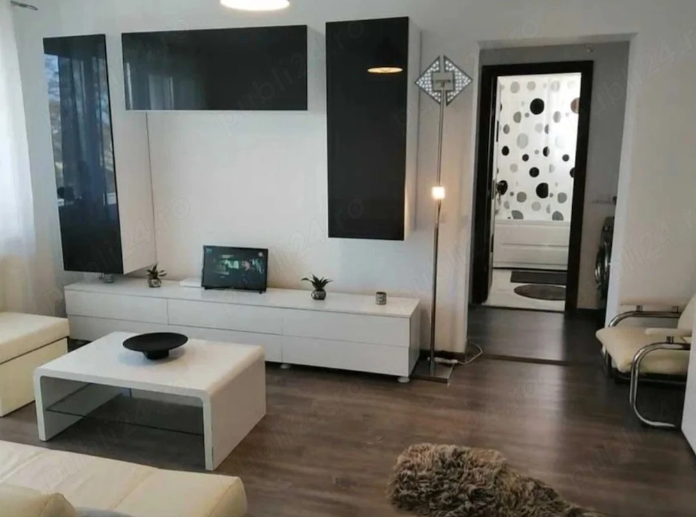 Apartament cu două camere central de închiriat 