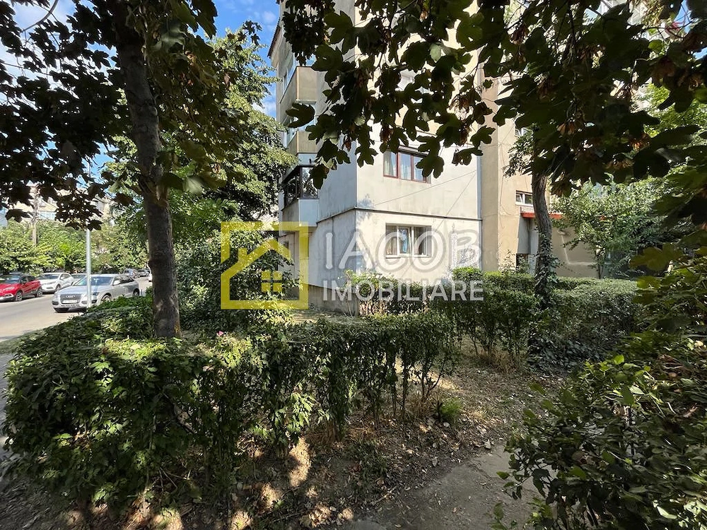 Apartament 3 camere, zona Ana Ipatescu - Bistrita Lac, str. 1 Mai - Bacau