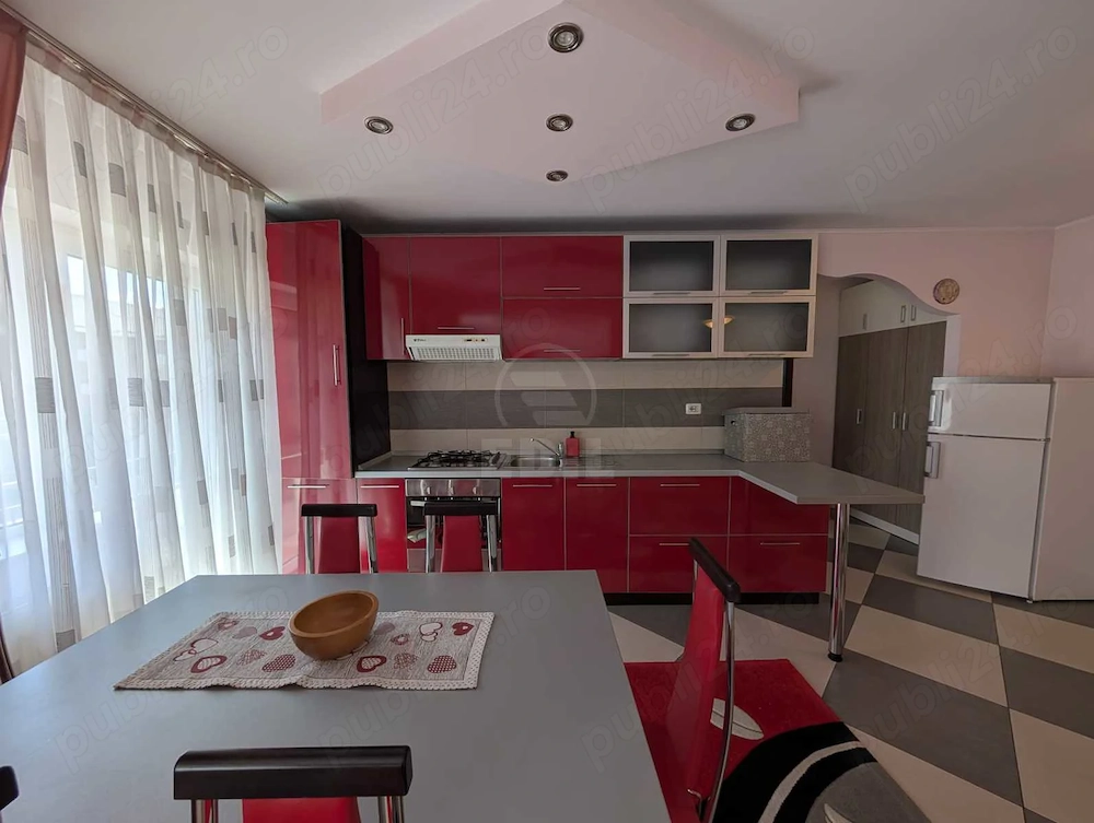 Apartament de 2 camere, semidecomandat, zona Eroilor - FLORESTI
