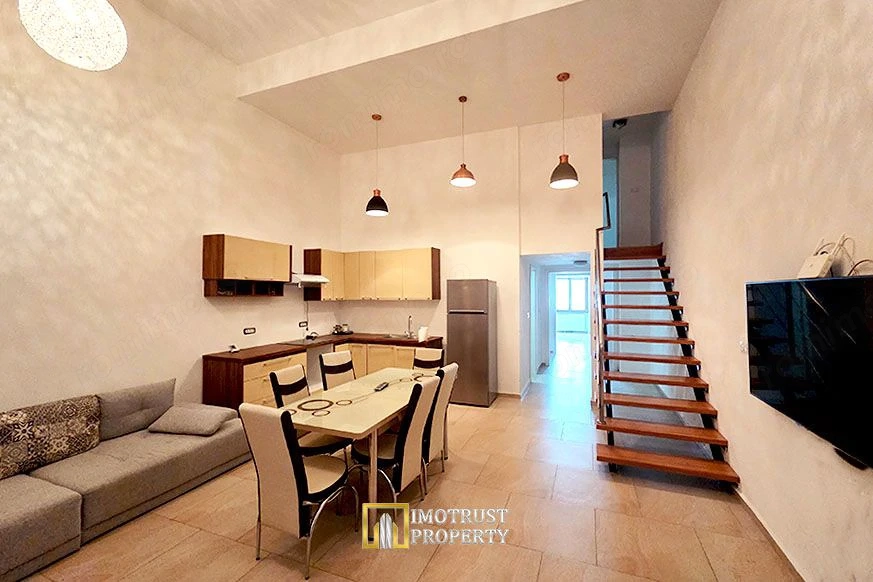 Apartament 5 camere cu supantă, ultracentral, Arad