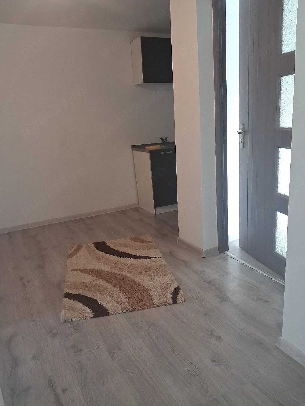 Casă renovată + 1500 mp teren în Orbeasca de Sus, poziție excelentă la 400 m de Penny Târg, gard BCA