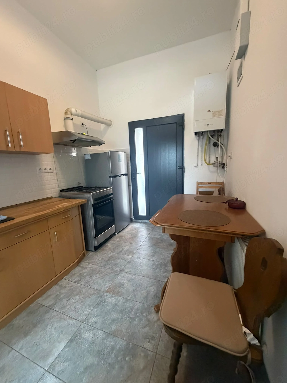 Apartament de inchiriat  2 camere semi-decomandat