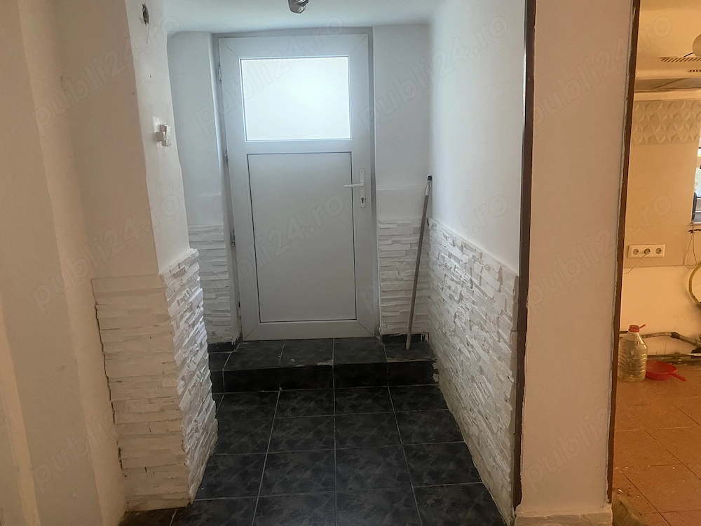 Vind apartament 1 cameră la casa