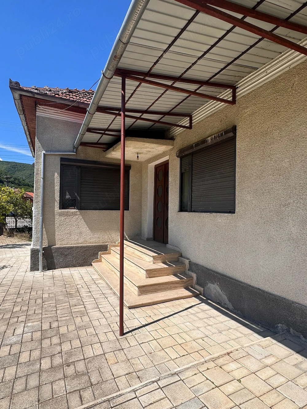 Casa de vanzare cu teren 
