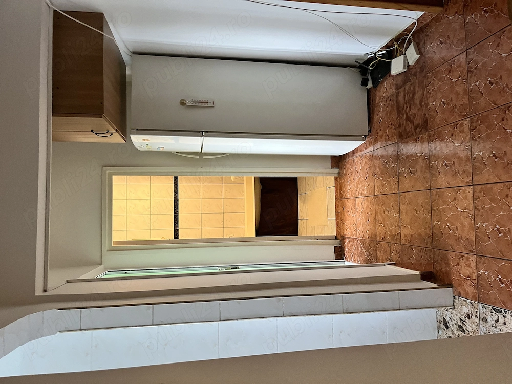 Închiriez apartament 400 