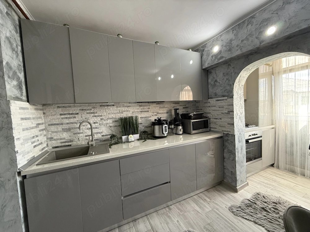 Vand apartament cu 2 camere 