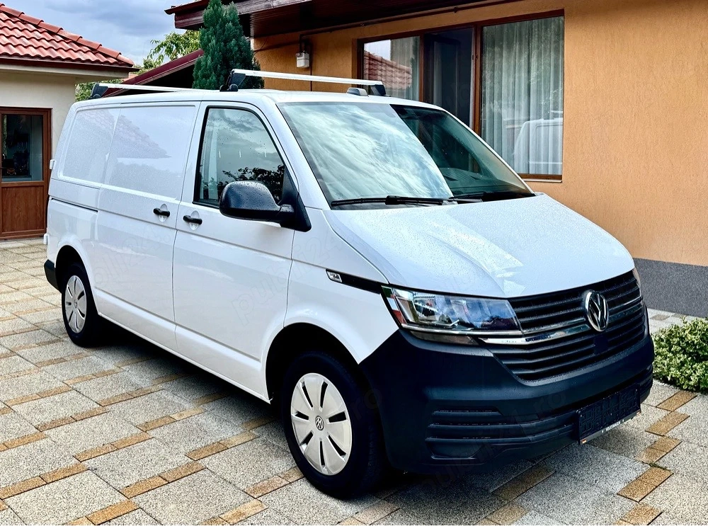 Volkswagen T6.1 2021 | 2.0 TDI 150 CP | 240.000 km | Navi | 3 locuri