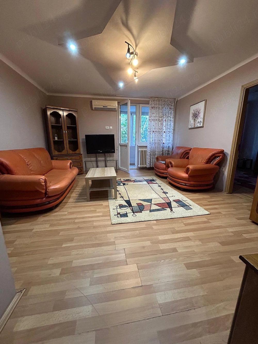 Apartament cu 3 camere de închiriat - ZONĂ ULTRA-CENTRALĂ, Timișoara