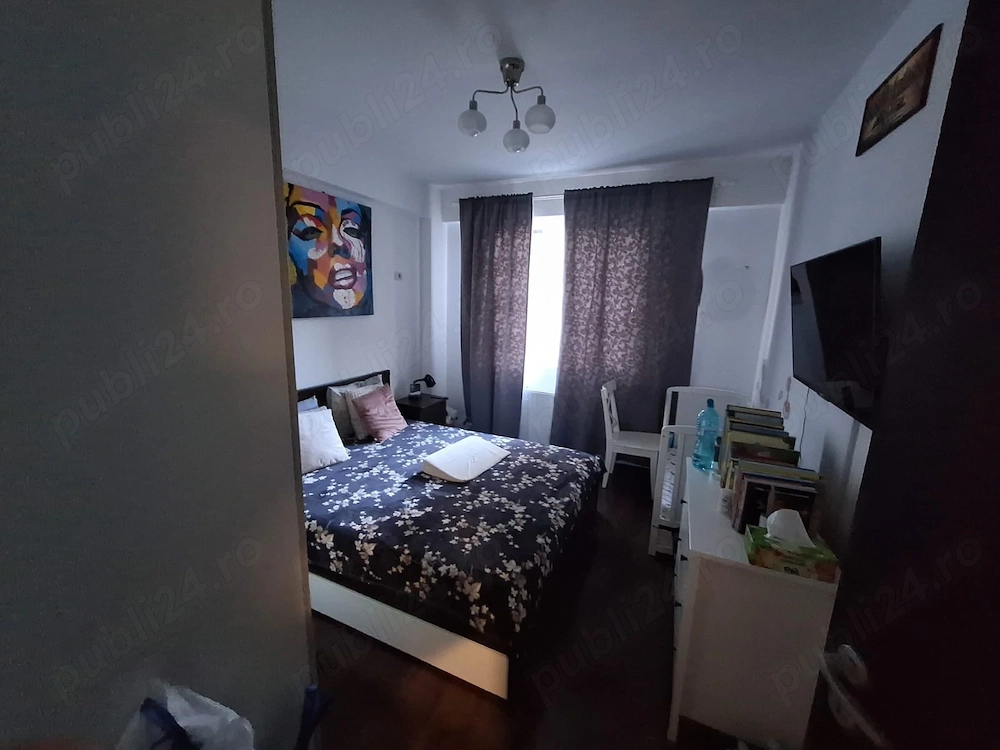 Proprietar -Vând apartament II camere decomandat   Complex Carol City Park, Sector 4,Strada Frigului