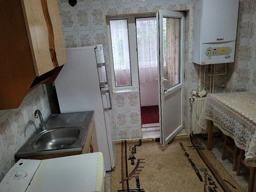 Închiriez apartament 2 camere 