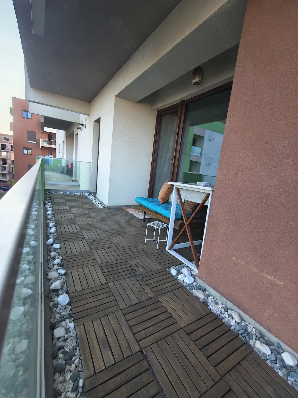 Inchiriez apartament 2 camere Bujorului Residence