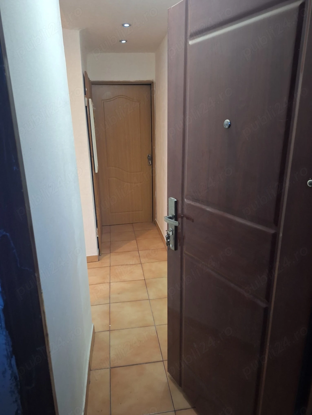 proprietar inchiriez apartament 2 camere centru - Universitate Bucuresti