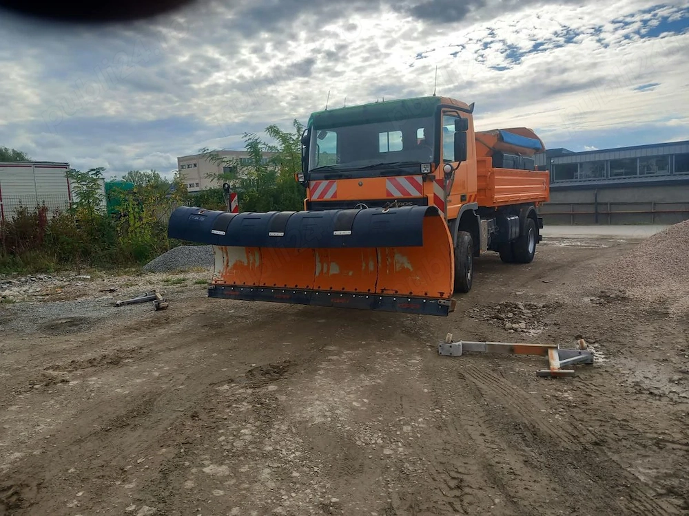 Mercedes-Benz Actros 4x4 basculabil, echipat pentru deszapezire