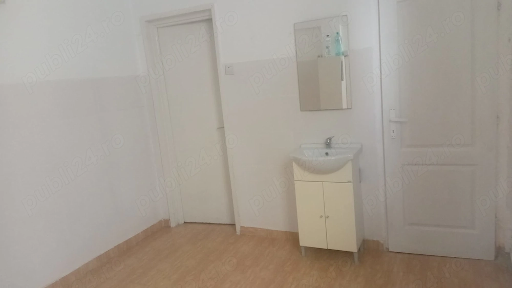 Spațiu de închiriat pentru activități medicale   50 mp, 3 cabinete, Năsăud