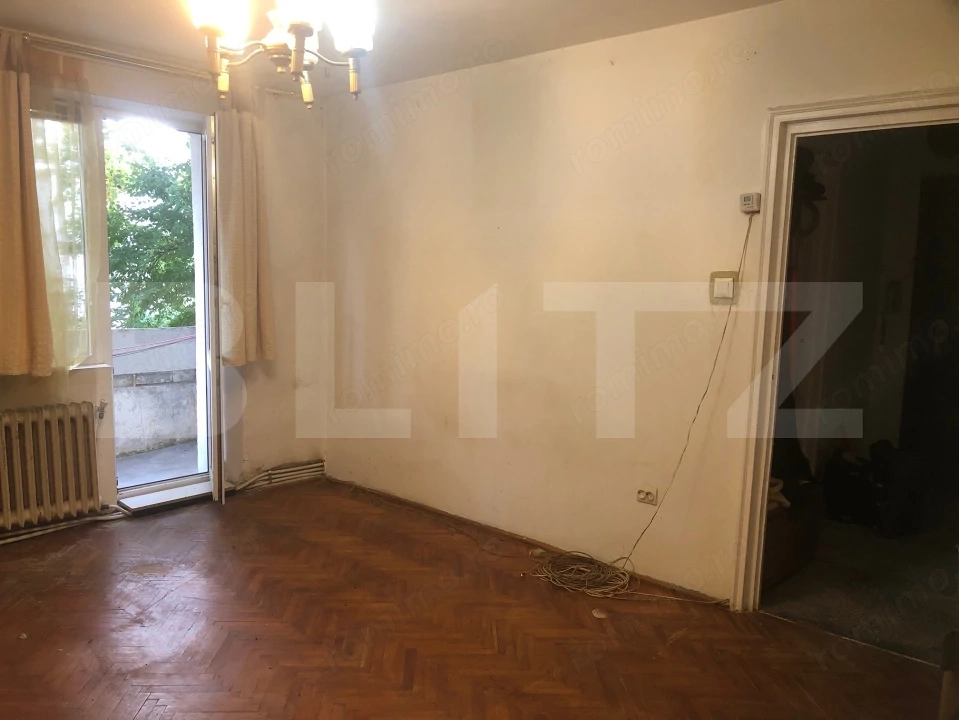 apartament de vanzare , 50 mp , cu balcon , zona Solidaritatii