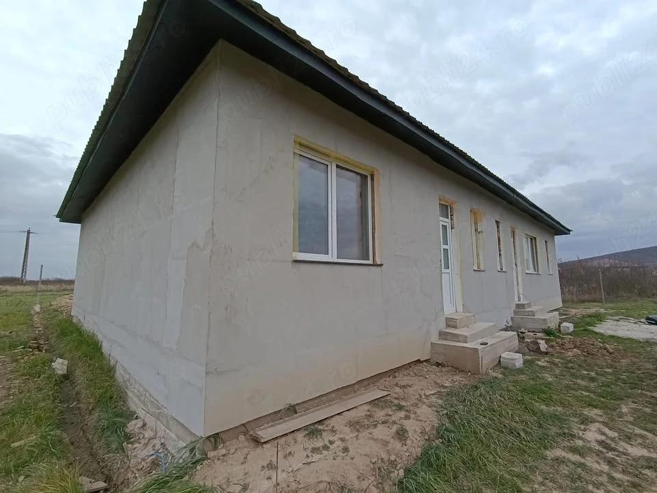se vinde casa   spatiu comercial