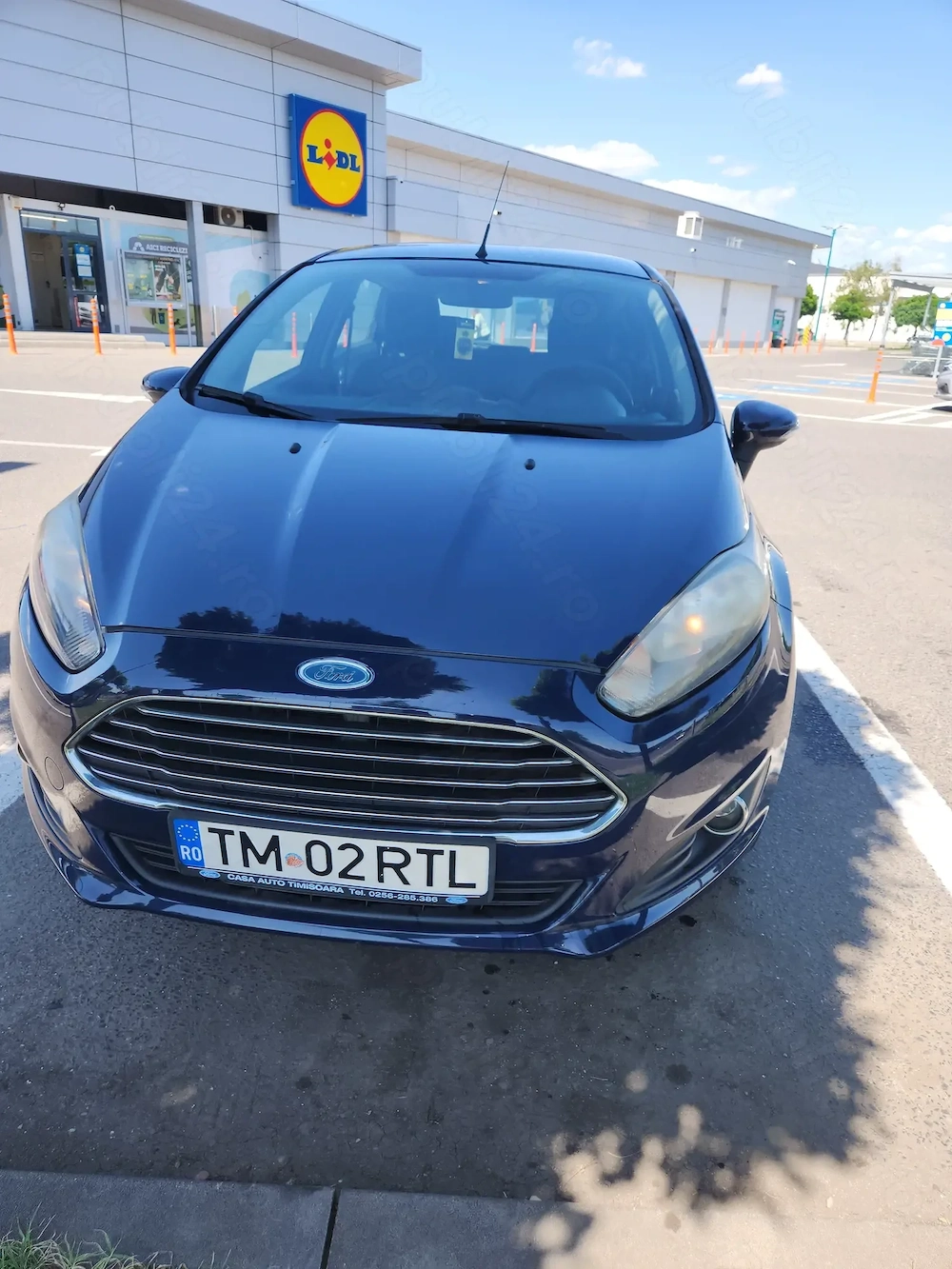 Vând Ford Fiesta ,2014, benzina, 1 l, aspirat, 80 CP, stare tehnica bună, mici defecte cosmetice