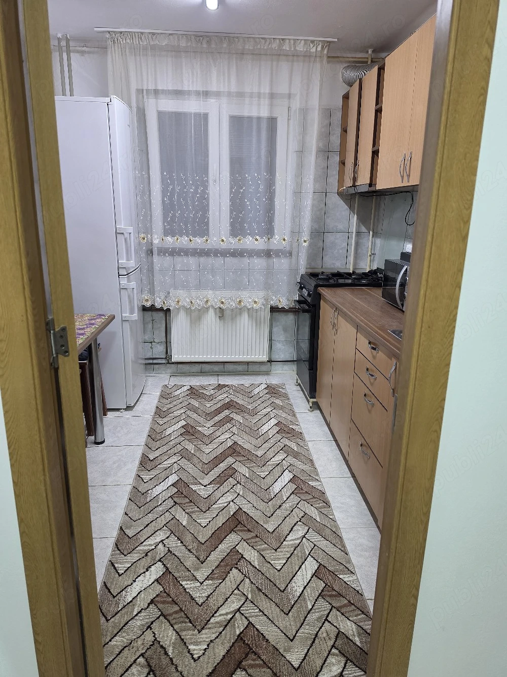 Închiriez aprtament 3 camere