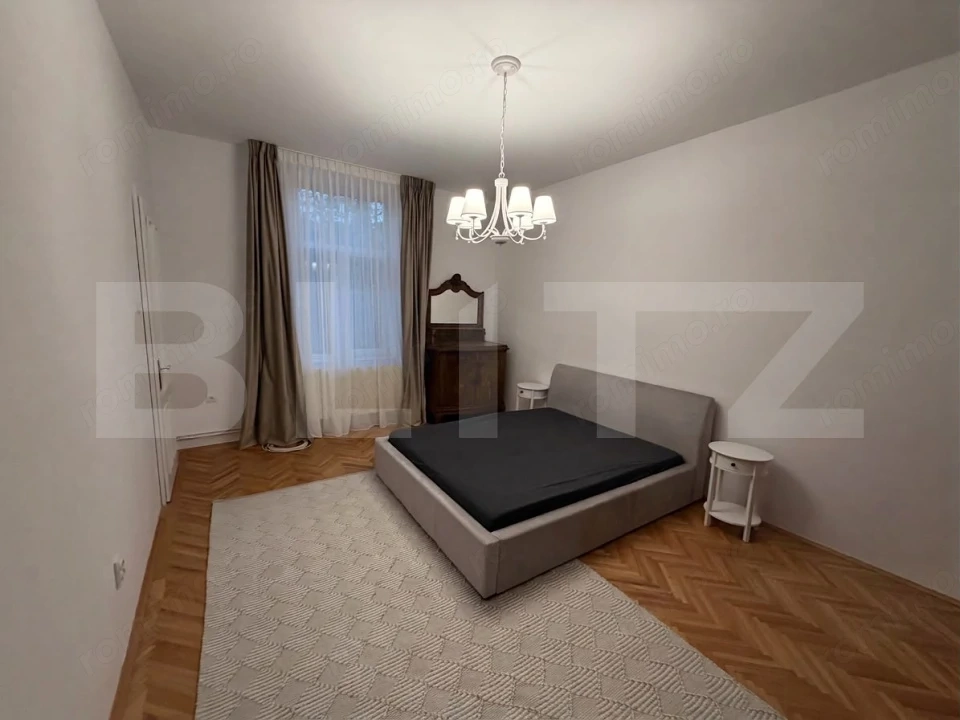 Apartament 3 camere, 90 mp, Ultracentral, Parcare inclusă, Renovat