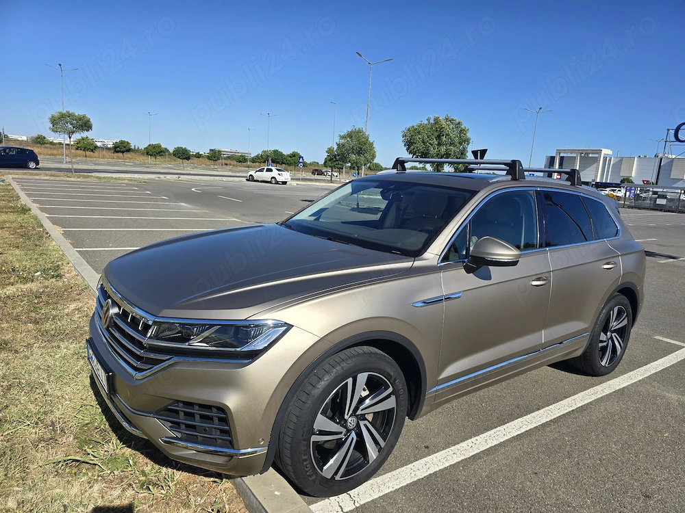 Volkswagen Touareg V6 TDI Atmosphere bej, Oct 2018, diesel,2967 cmc, 286 CP, suspensie pneumatica
