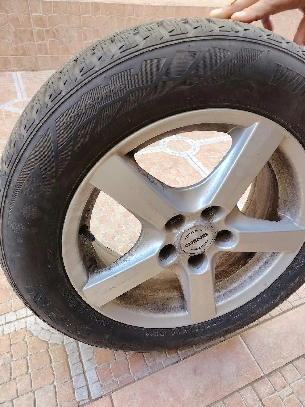 vand genti cu cauciucuri R16.Enzo