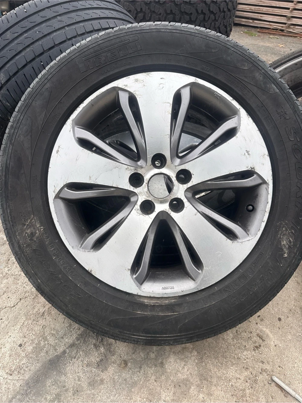 Vand sau schimb jante pt. Hyundai Santa fe!