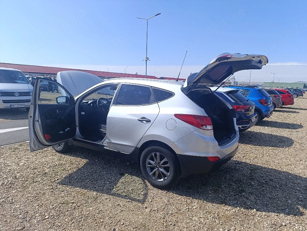 Vand schimb Hyundai Ix35 2.0 benzina163cp, 4x4 ,Octombrie 2015 