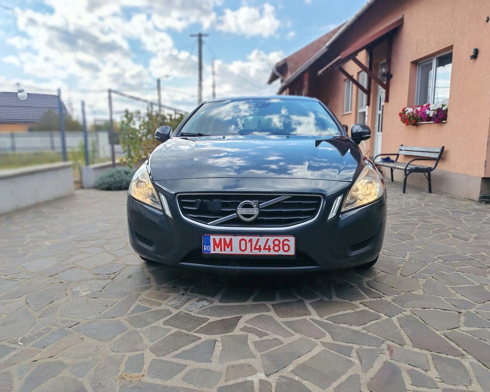 Volvo V60 1.6D 114 cp an 2013