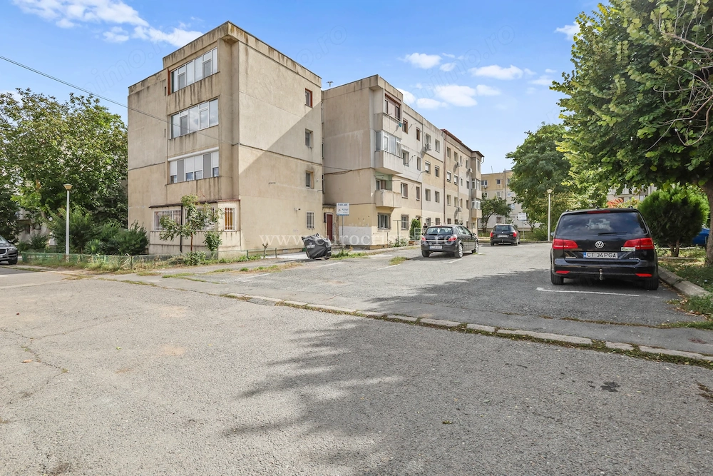 Apartament 3 camere, etaj 1   Strada Oituz, Mangalia
