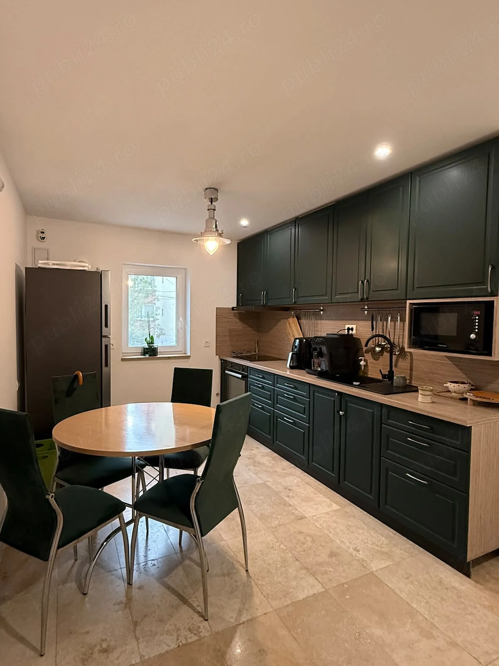 Studenta caut colega de apartament- Zorilor