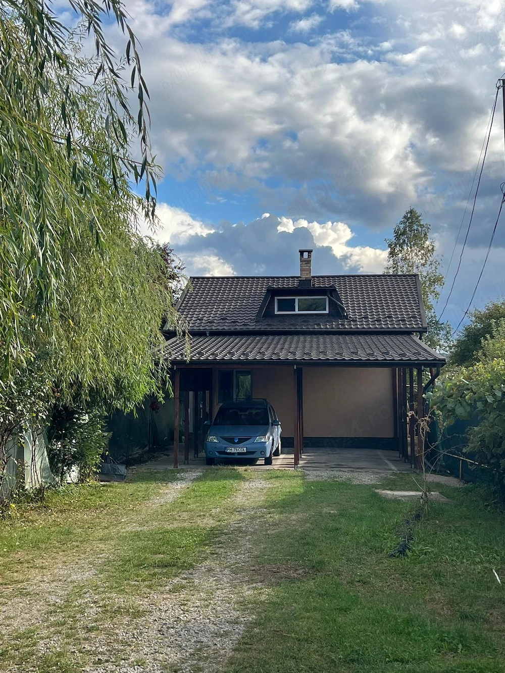 Vând casă mansardată 5 camere cu 2 băi
