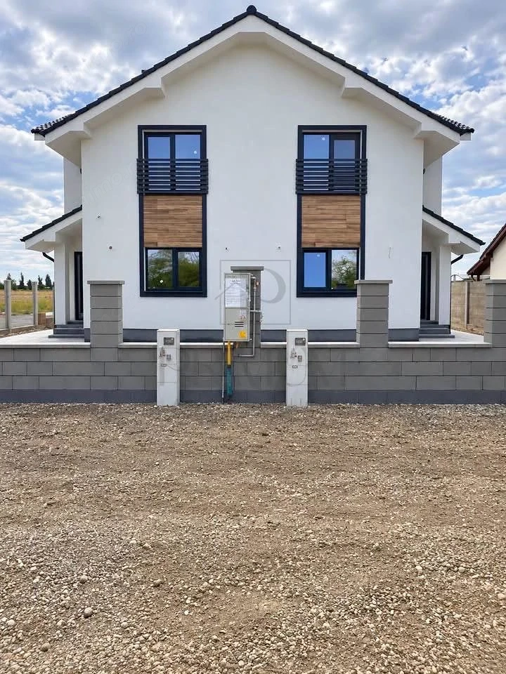 Duplex 4 camere - dormitor la parter - personalizare interioara