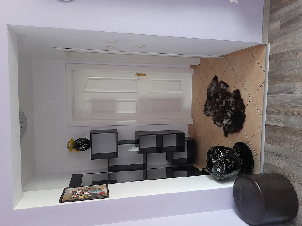 Proprietar închiriez apartament doua camere cetate etaj 3 