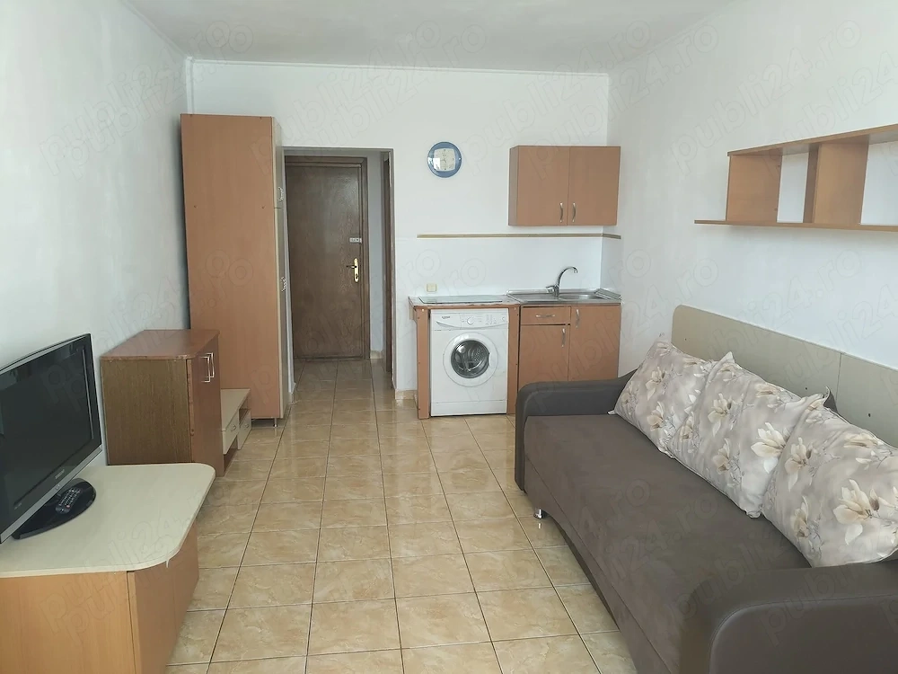 Garsonieră decomandată 26 mp, etaj 2, balcon   Bd. 1 Mai, Km 4