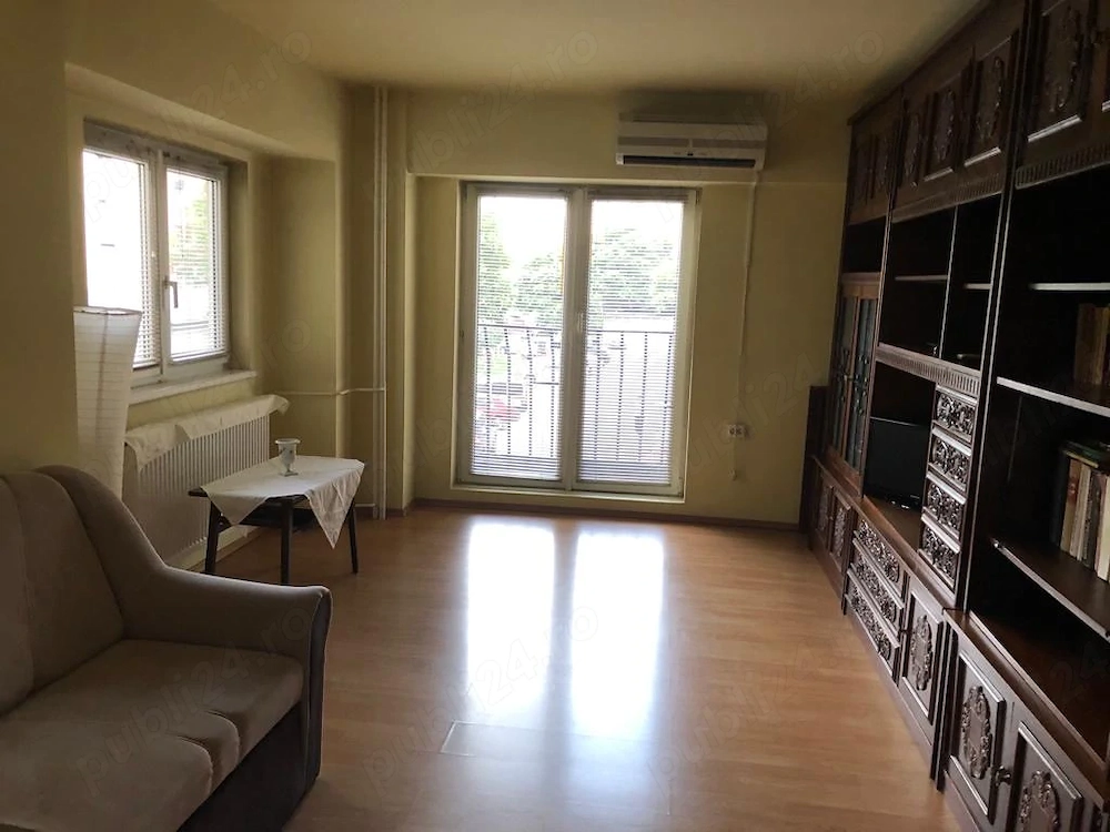 Apartament de închiriat, 3 camere, lângă Complexul Studentesc