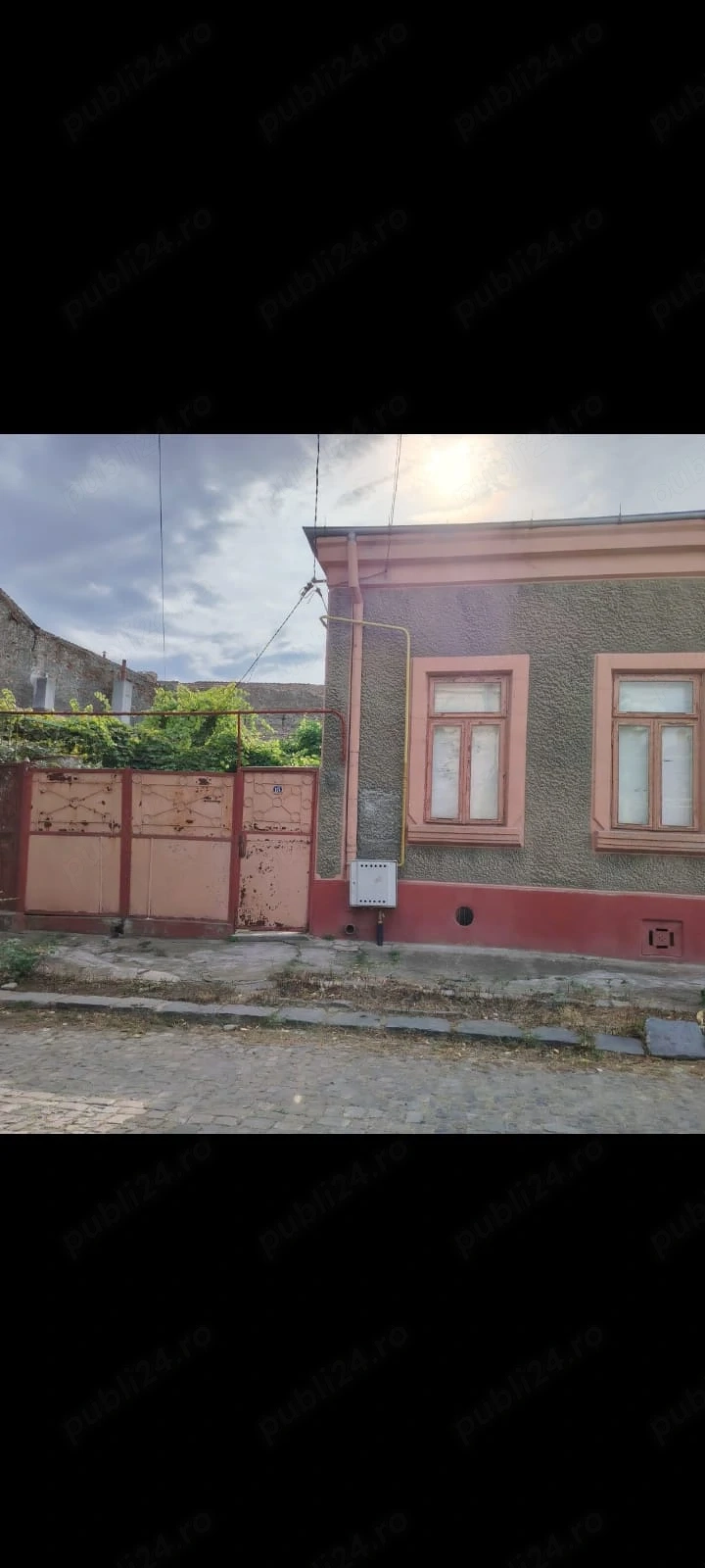 Vând casă spațioasă, zona Gradina Mare