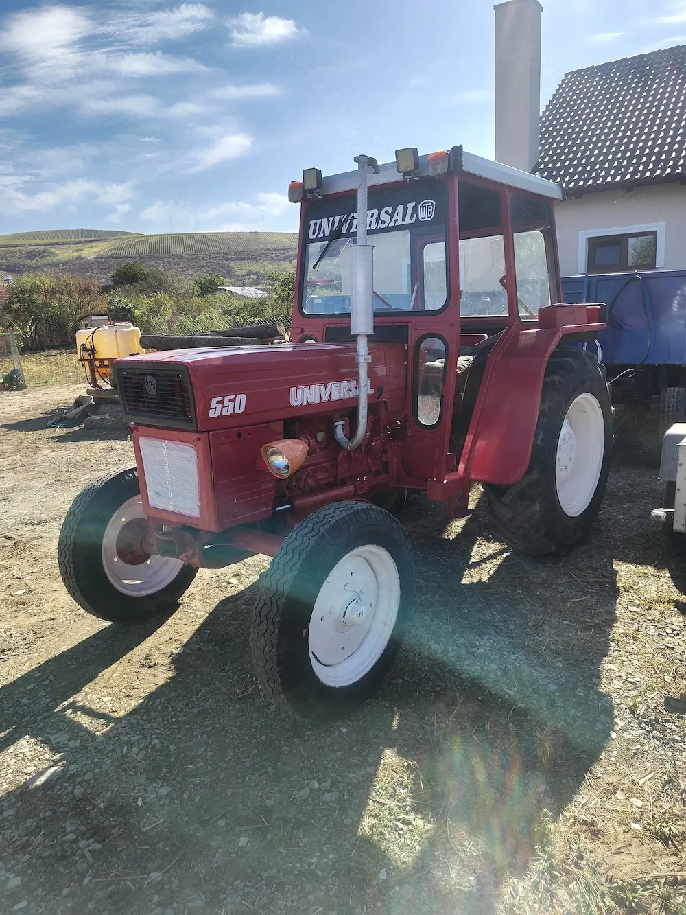 Tractor universal 550 