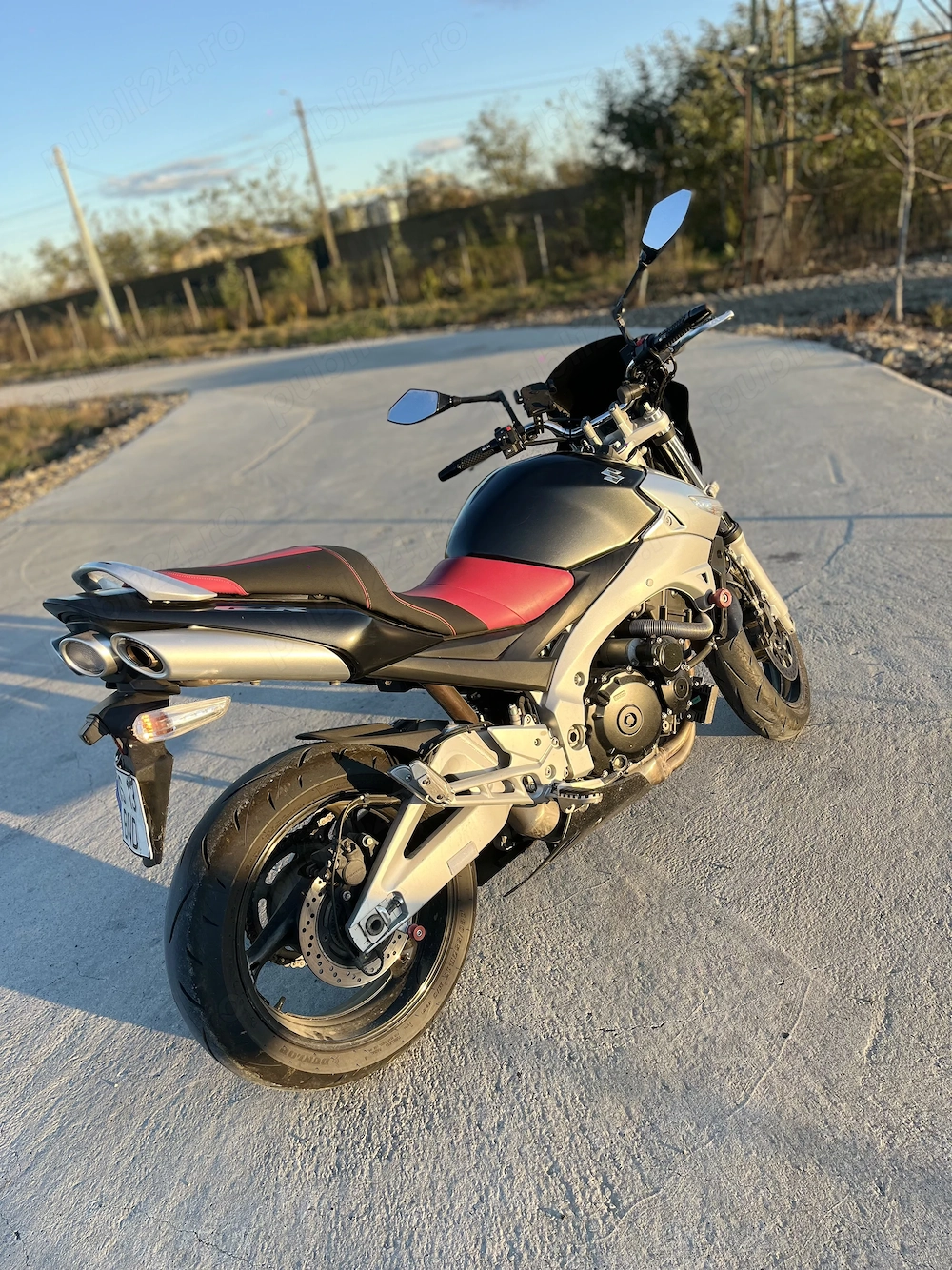 Suzuki GSR , cu ABS , injecție . 