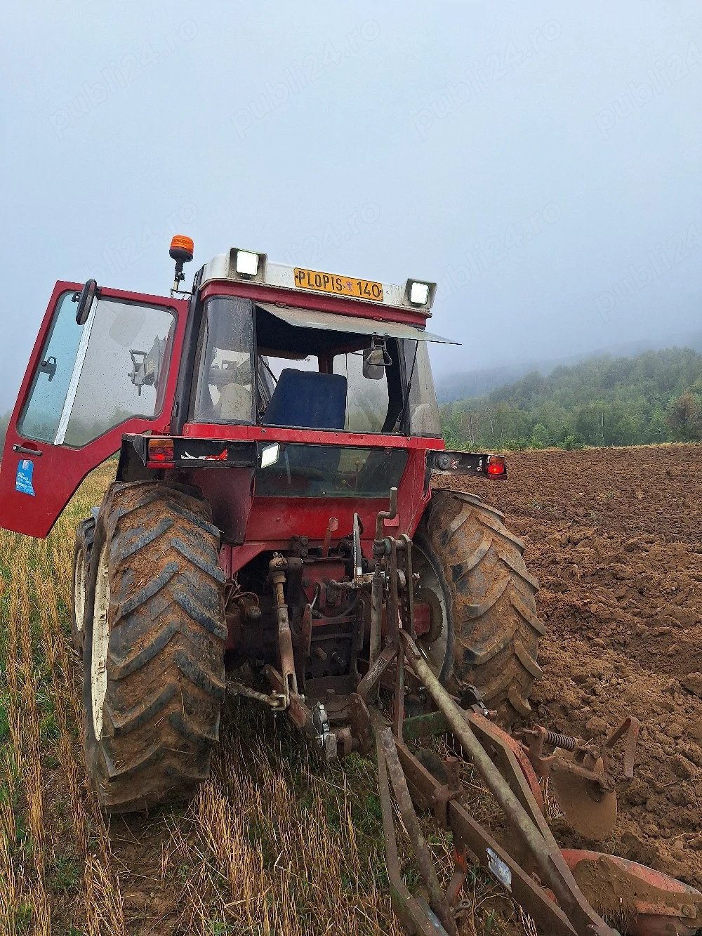 De vânzare tractor internațional 845xl 
