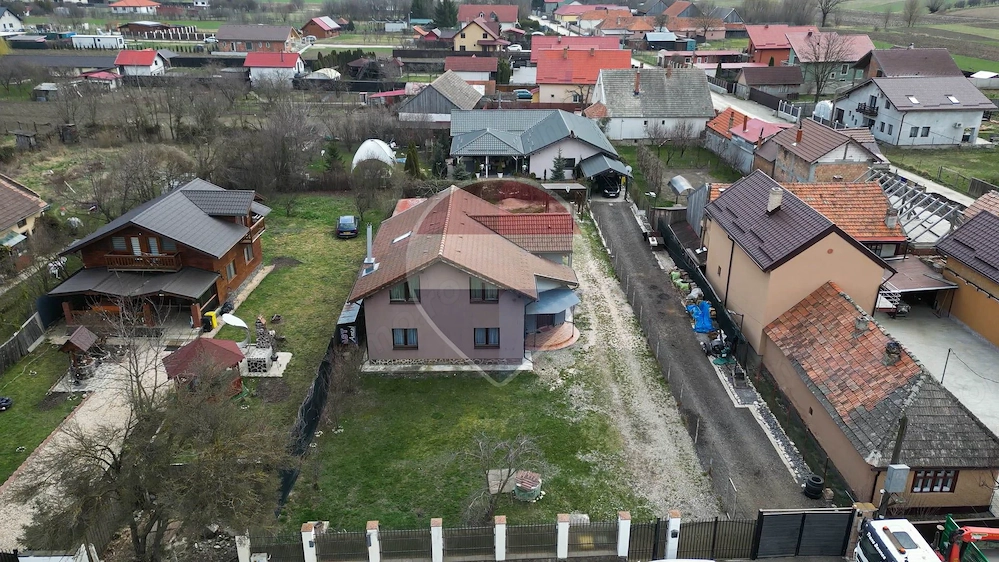 Casa Podu Oltului - Harman | 200 mp utili + 1000 teren | Comision 0%