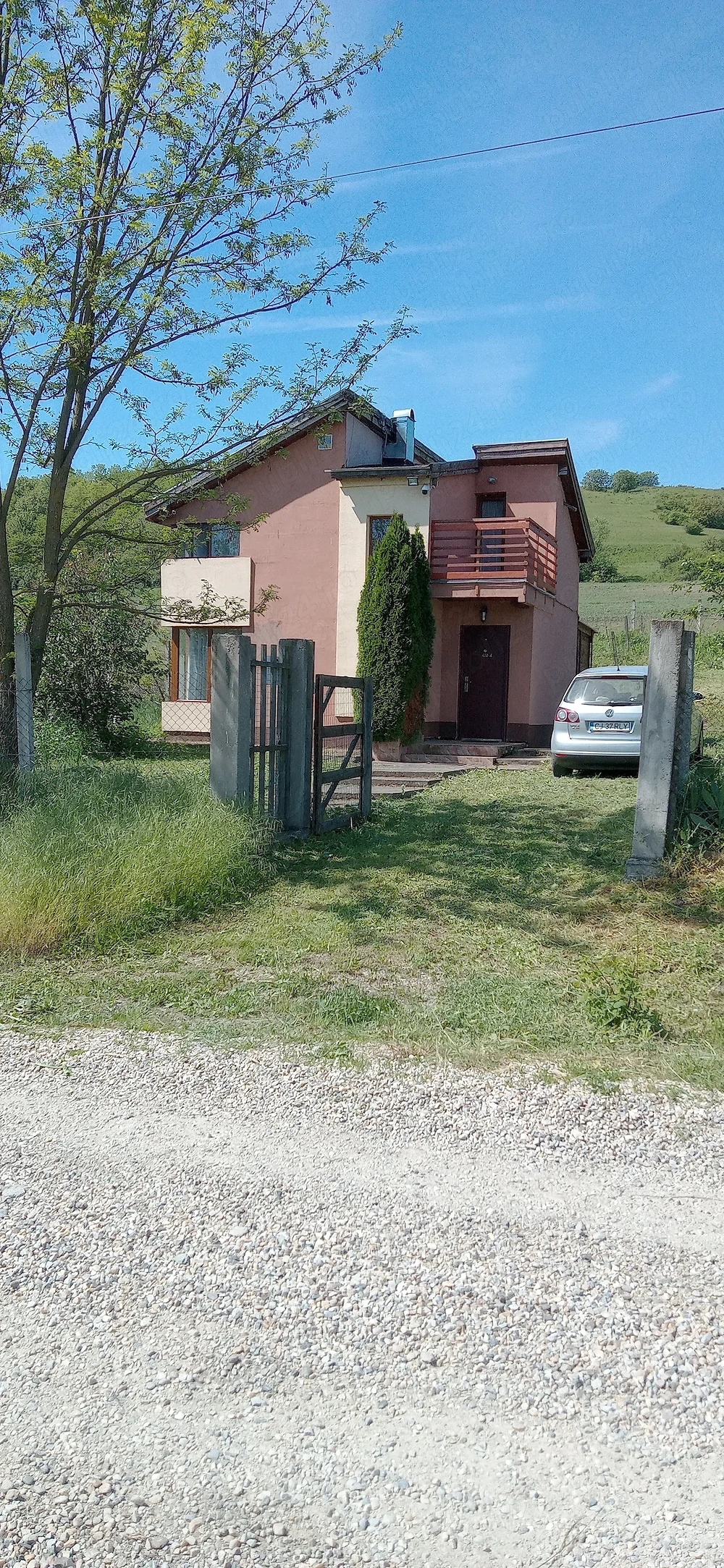 Vand tereren 2400mp si casa de vacanta P+M