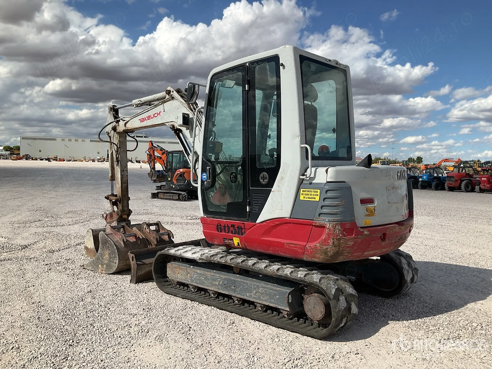 Excavator pe senile Takeuchi TB250