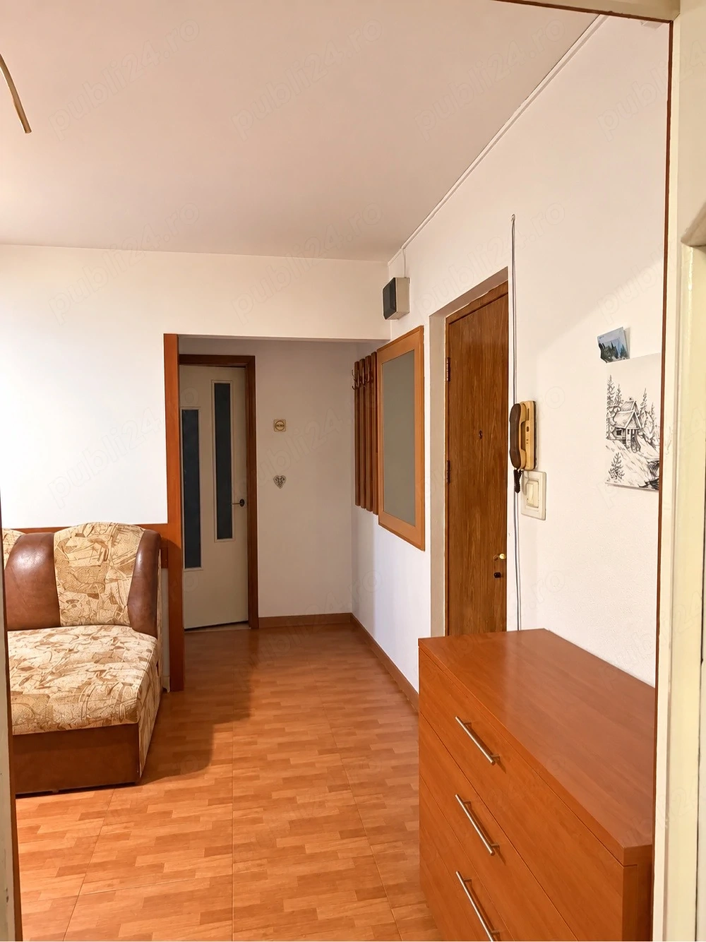 Proprietar vand apartament cu 2 camere, decomandat 